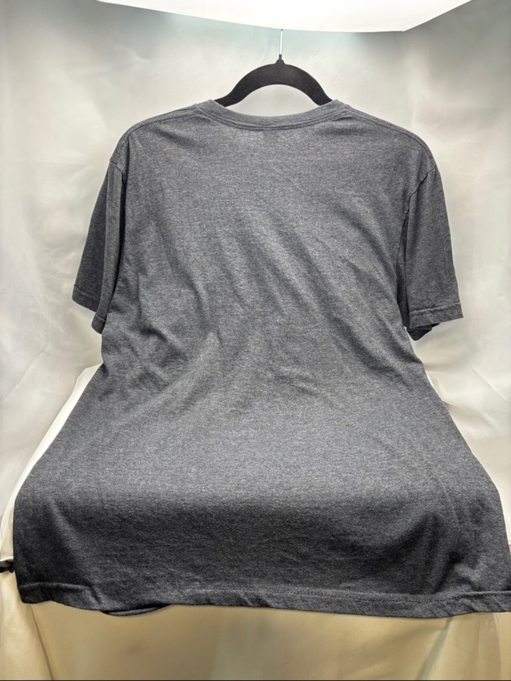 Taylor Swift Women’s SzM Charcoal Short-Sleeve Revolution Graphic Tee #0606 - Picture 4 of 8